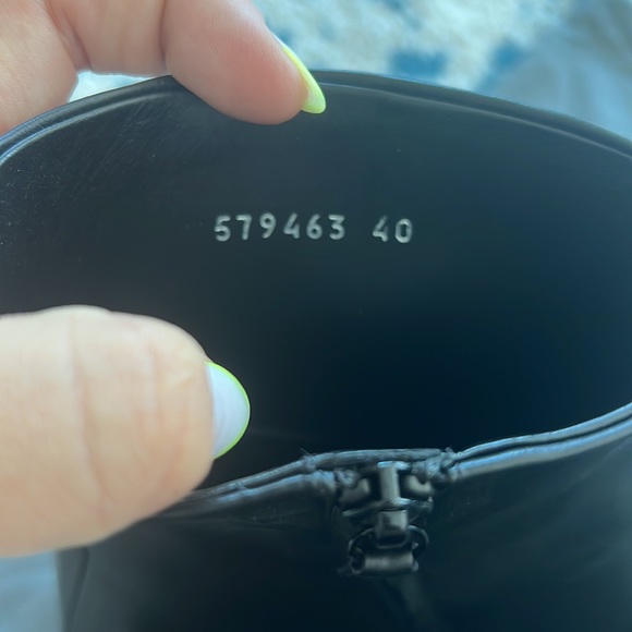 Beautiful new BALENCIAGA boots still at stores never used super comfortable - Picture 5 of 8